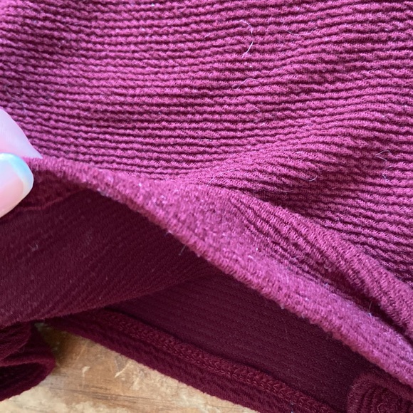 Shasa - maroon sweater cropped top (S) - Picture 3 of 5